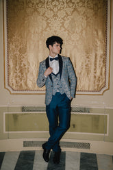 Abito taglio smoking damascato barocco beige e blu navy